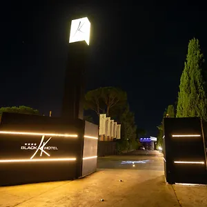 Hotel Black, Roma